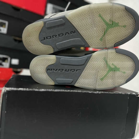 Jordan 5 Retro
Green Bean  (GS) - Picture 9 of 9